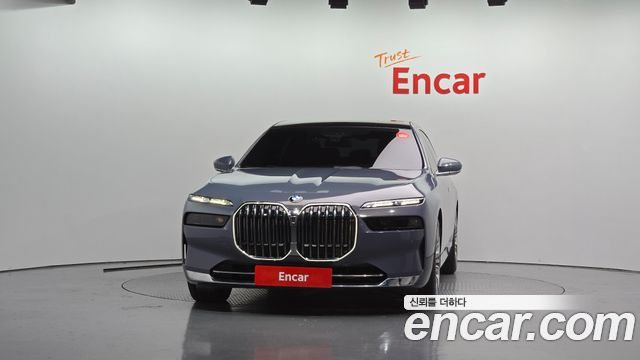 BMW 7 Series (G70) 740i sDrive Design Pure Excellence 2023 — фото 3