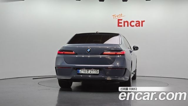 BMW 7 Series (G70) 740i sDrive Design Pure Excellence 2023 — фото 4