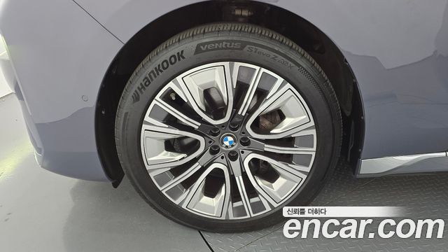 BMW 7 Series (G70) 740i sDrive Design Pure Excellence 2023 — фото 5