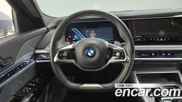 BMW 7 Series (G70) 740i sDrive Design Pure Excellence 2023 — фото 13