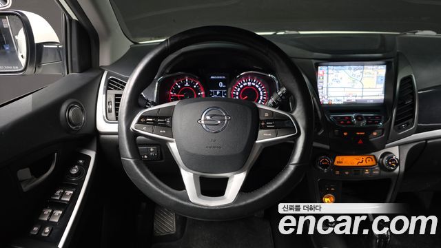 KG Mobility (SsangYong) Style Korando C 2.2 RX 2WD High DLX 2017 — фото 12