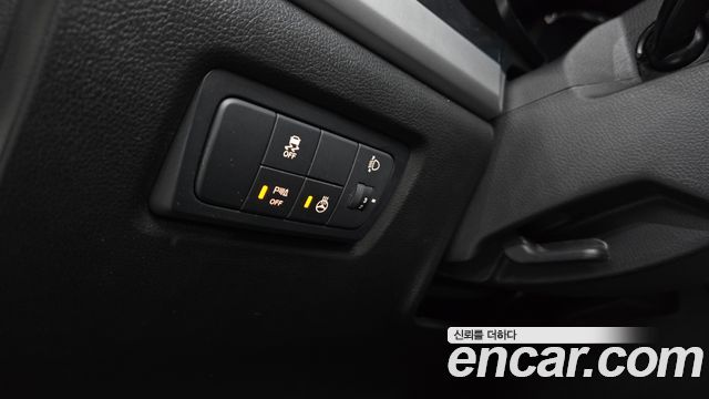 KG Mobility (SsangYong) Style Korando C 2.2 RX 2WD High DLX 2017 — фото 17
