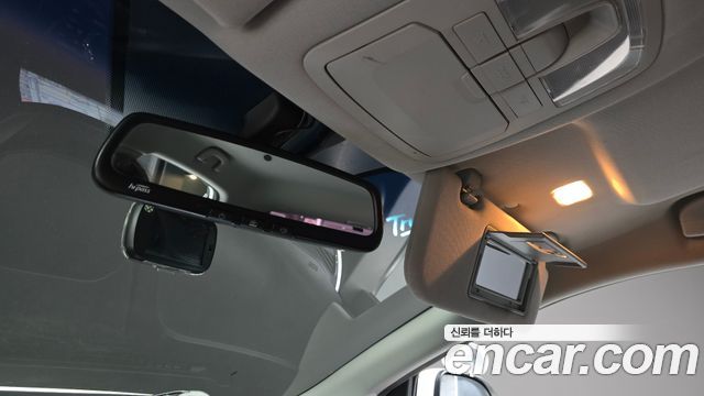 KG Mobility (SsangYong) Style Korando C 2.2 RX 2WD High DLX 2017 — фото 19