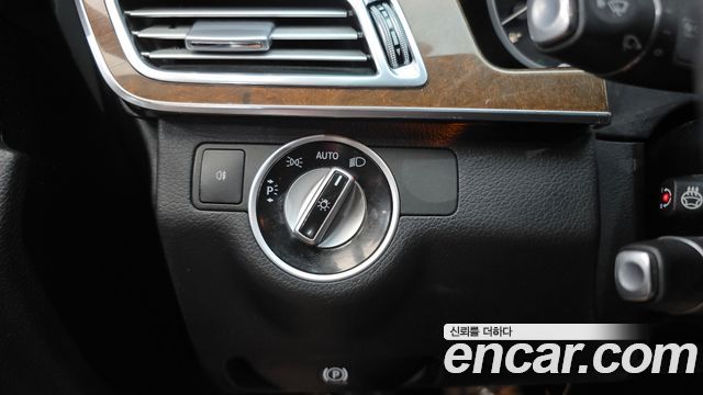 Mercedes-Benz E-Class (W212) E300 Elegance 2015 — фото 16