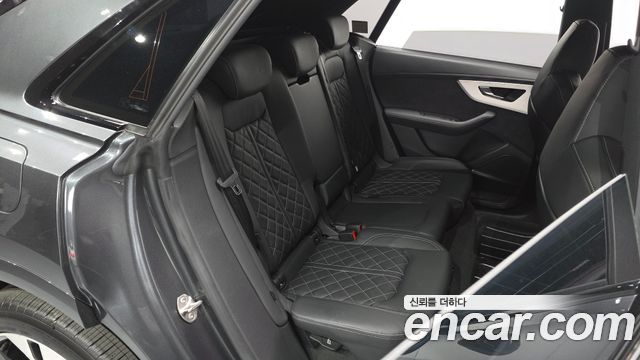 Audi Q8 (4M) 55 TFSI Quattro Premium 2023 — фото 12