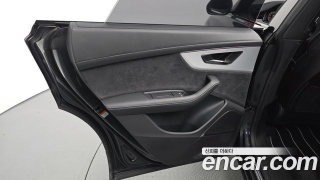 Audi Q8 (4M) 55 TFSI Quattro Premium 2023 — фото 25