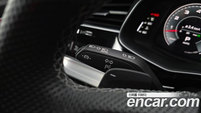 Audi Q8 (4M) 55 TFSI Quattro Premium 2023 — фото 38
