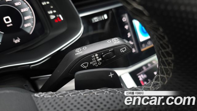 Audi Q8 (4M) 55 TFSI Quattro Premium 2023 — фото 39