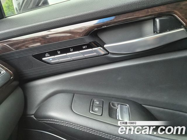 Genesis EQ900 3.8 GDI AWD Premium Luxury 2018 — фото 19