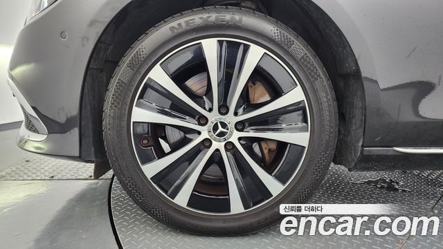 Mercedes-Benz E-Class (W213) E300e 4MATIC Exclusive 2021 — фото 5