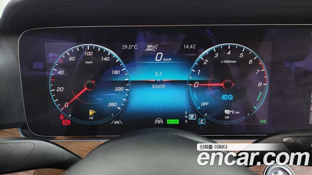 Mercedes-Benz E-Class (W213) E300e 4MATIC Exclusive 2021 — фото 8