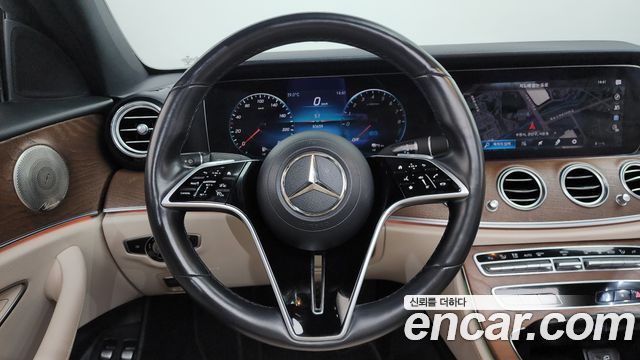 Mercedes-Benz E-Class (W213) E300e 4MATIC Exclusive 2021 — фото 12