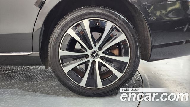 Mercedes-Benz E-Class (W213) E300e 4MATIC Exclusive 2021 — фото 21