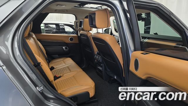 Land Rover Discovery 5 3.0 TD6 HSE Luxury 2018 — фото 11