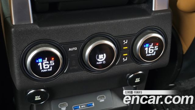 Land Rover Discovery 5 3.0 TD6 HSE Luxury 2018 — фото 13