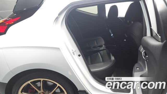 Hyundai Veloster (JS) 2.0 N 2019 — фото 11