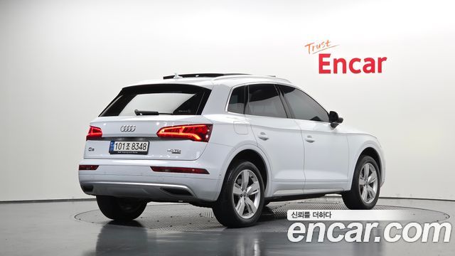 Audi Q5 (FY) 40 TDI Quattro Premium 2020 — фото 2