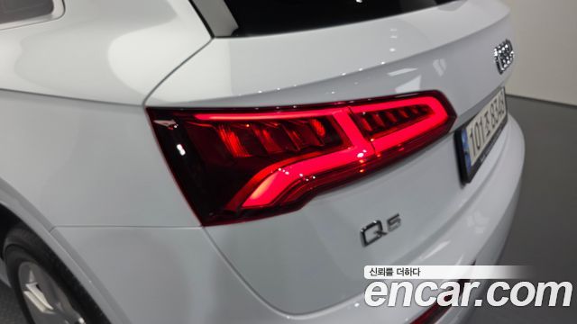 Audi Q5 (FY) 40 TDI Quattro Premium 2020 — фото 23