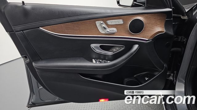 Mercedes-Benz E-Class (W213) E250 Exclusive 2021 — фото 24