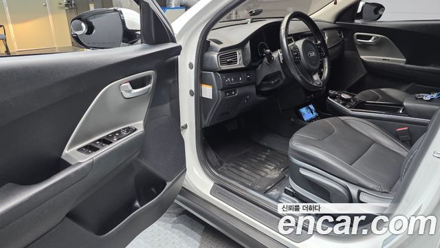 Kia Niro EV Taxi 2021 — фото 10