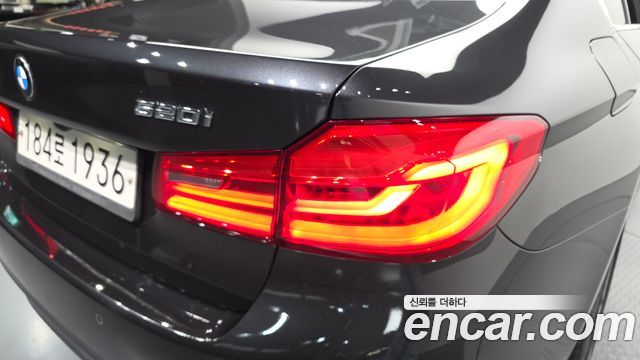 BMW 5 Series (G30) 520i M Sport 2020 — фото 23