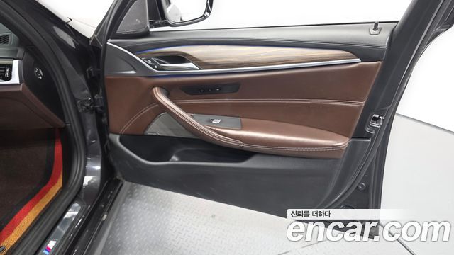 BMW 5 Series (G30) 520i M Sport 2020 — фото 24