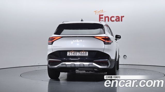 Kia Sportage (V) Diesel 2.0 2WD Nobleless 2023 — фото 4