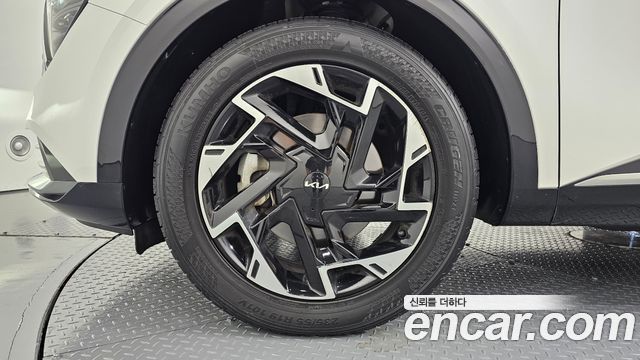 Kia Sportage (V) Diesel 2.0 2WD Nobleless 2023 — фото 5