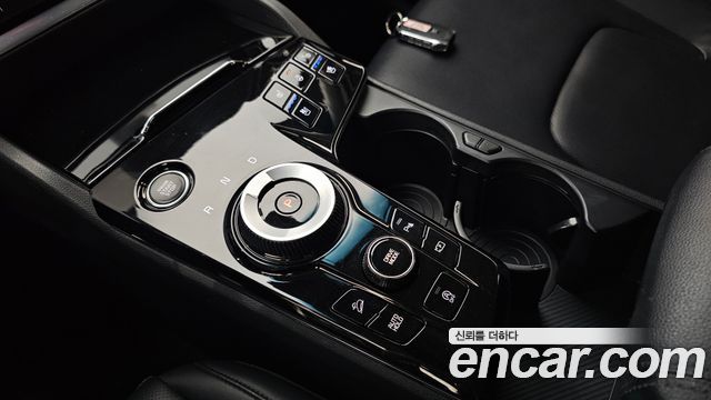Kia Sportage (V) Diesel 2.0 2WD Nobleless 2023 — фото 9