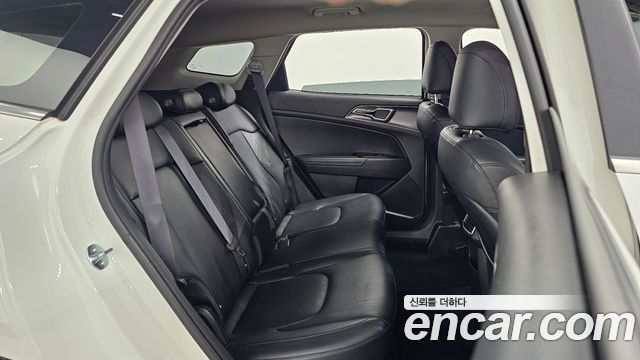 Kia Sportage (V) Diesel 2.0 2WD Nobleless 2023 — фото 11