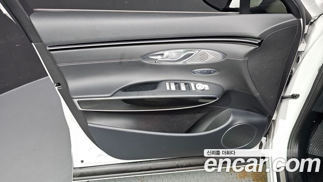 Genesis GV70 2.5T Gasoline 2WD 2023 — фото 24