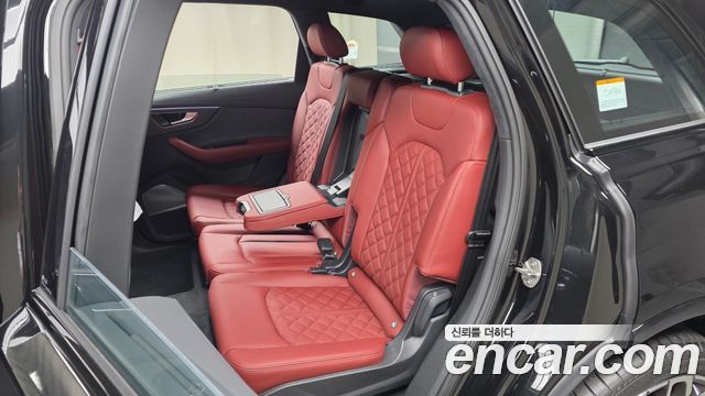 Audi SQ7 (4M) 4.0 TFSI Quattro 2026 — фото 12