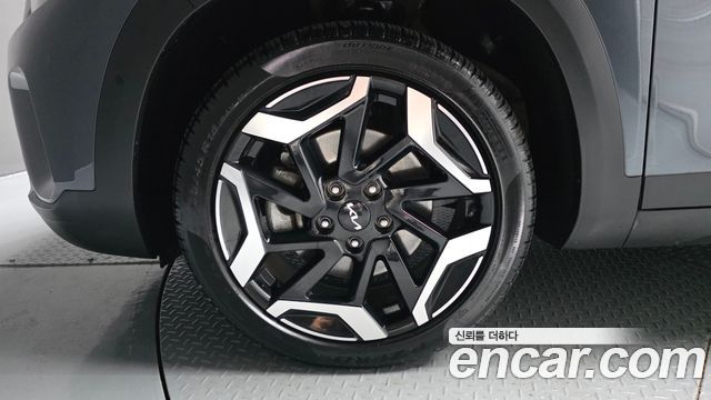 Kia Seltos Gasoline 1.6 Turbo 2WD Signature 2023 — фото 5