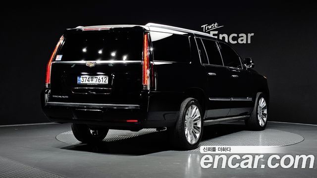 Cadillac Escalade 6.2 ESV 4th 2016 — фото 2