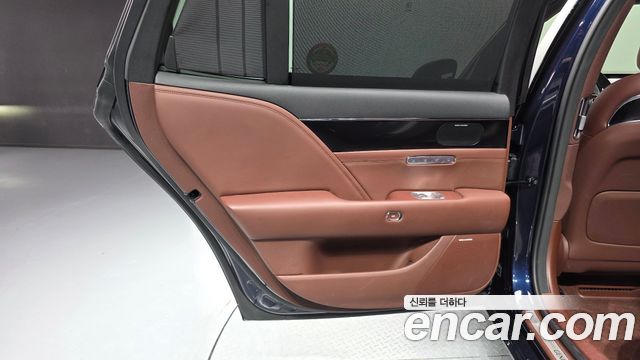 Genesis G90 (RS4) Gasoline 3.5 Turbo 2WD 2023 — фото 25