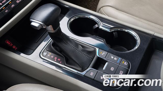 Kia Carnival Gasoline 9-Seater Noblesse Special 2019 — фото 9