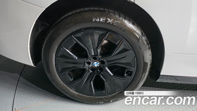 BMW iX xDrive45 M Sport 2026 — фото 5