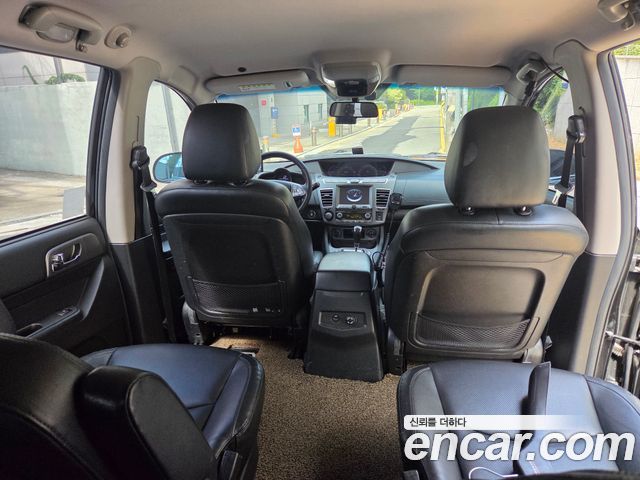 KG Mobility (SsangYong) Korando Turismo 2WD TX 9-seater 2017 — фото 7