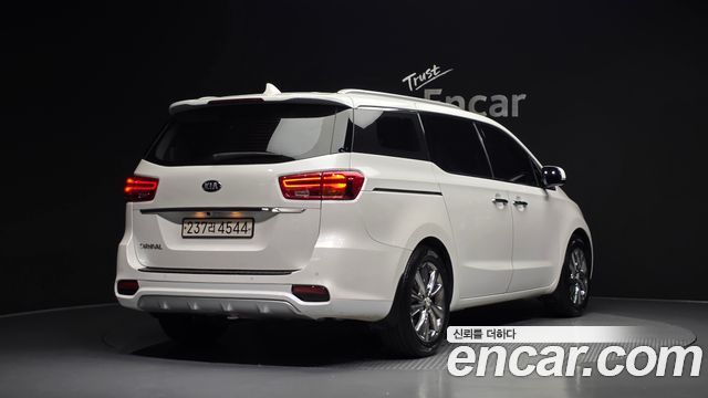 Kia Carnival 9-Seater Prstige 2019 — фото 2