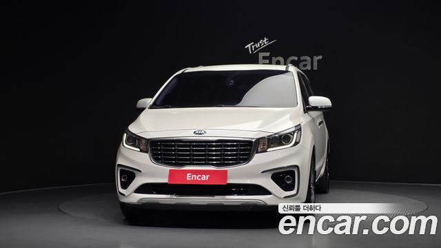 Kia Carnival 9-Seater Prstige 2019 — фото 3