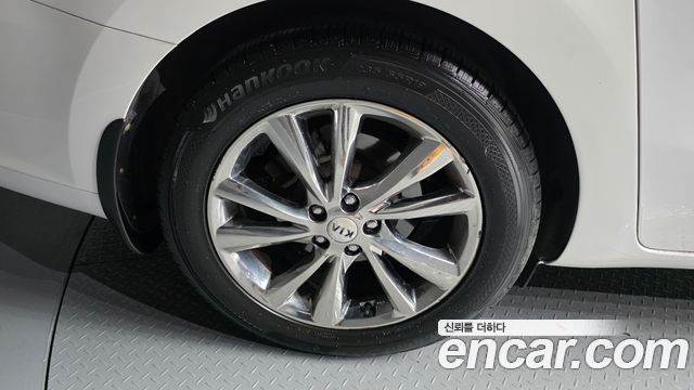 Kia Carnival 9-Seater Prstige 2019 — фото 5