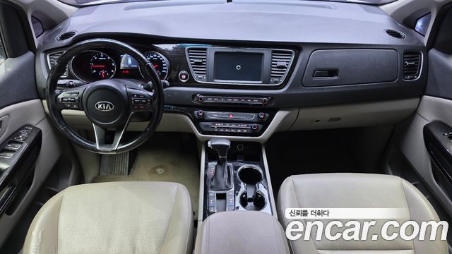 Kia Carnival 9-Seater Prstige 2019 — фото 7