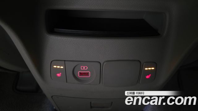 Kia Carnival 9-Seater Prstige 2019 — фото 18