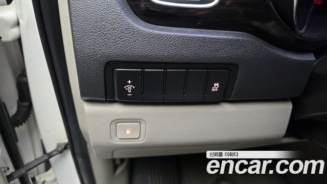 Kia Carnival 9-Seater Prstige 2019 — фото 28