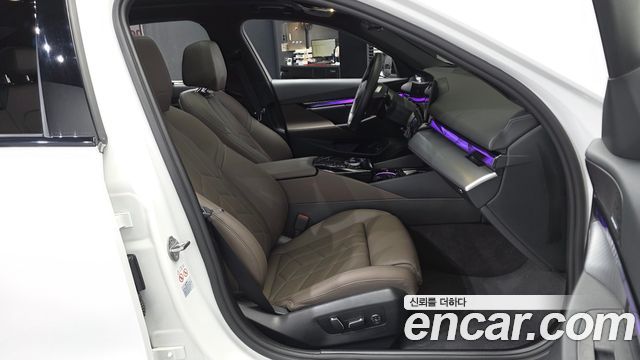 BMW i5 (G60) eDrive 40 M Sport 2024 — фото 11