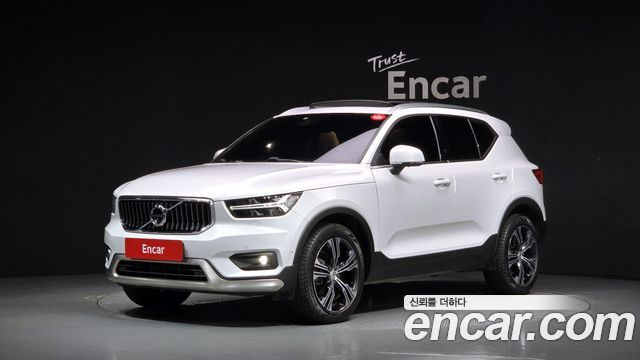 Volvo XC40 B4 Inscription 2021 — фото 1