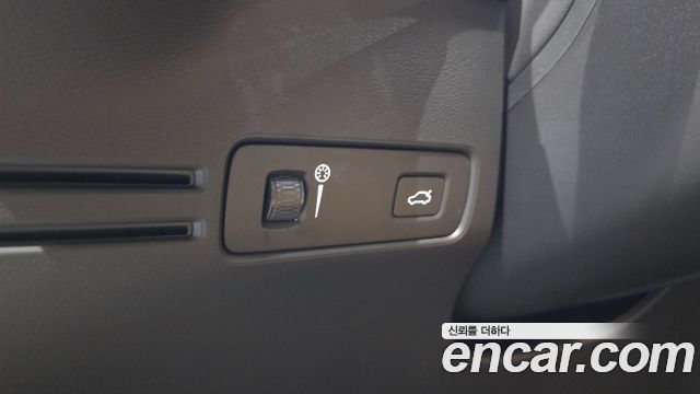 Volvo XC40 B4 Inscription 2021 — фото 14