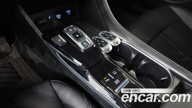 Hyundai Sonata Hybrid (DN8) Premium Family 2020 — фото 9