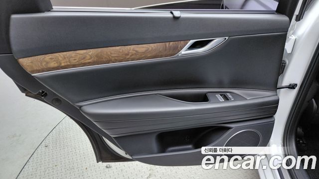 Genesis G80 (RG3) Gasoline 2.5 Turbo AWD 2022 — фото 25