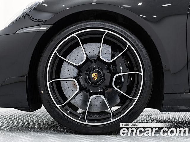 Porsche 911 (992) Turbo S 2021 — фото 5
